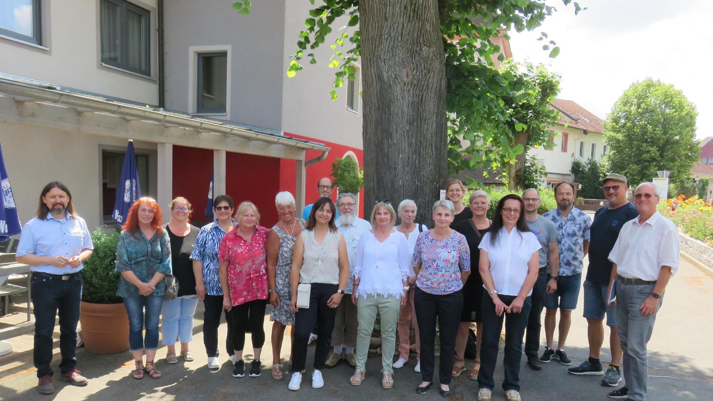 Langjährige Regens Wagner-Mitarbeiter blickten auf bis zu 40 Jahre Dienst am Menschen zurück. Foto: Regens Wagner Michelfeld/Matthias Flierl; Langjährige Regens Wagner-Mitarbeiter blickten auf bis zu 40 Jahre Dienst am Menschen zurück. Foto: Regens Wagner Michelfeld/Matthias Flierl;