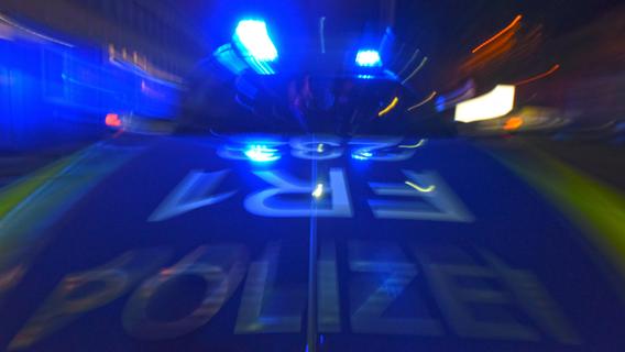 Gewalttat in Bayern: Eltern finden eigene Tochter tot in Auto - Täter vermutlich aus Umfeld