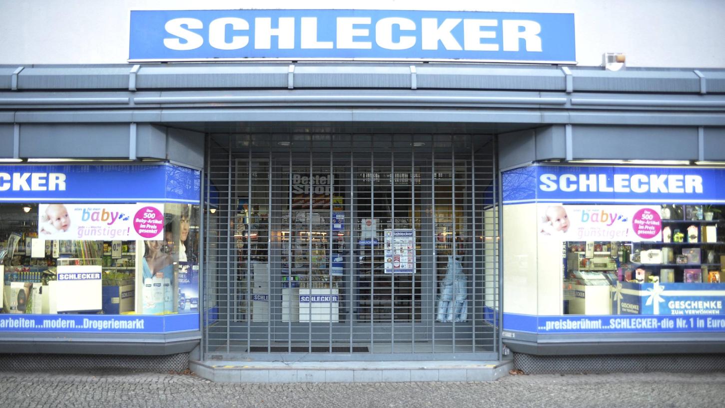 Vor zehn Jahren musste die Drogeriemarkt-Kette Insolvenz anmelden. Im kommenden Jahr soll Schlecker das große Comeback haben. Vor zehn Jahren musste die Drogeriemarkt-Kette Insolvenz anmelden. Im kommenden Jahr soll Schlecker das große Comeback haben.