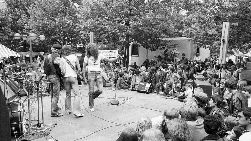 Das Südstadtfest brachte 1981 die Anwohner aus dem Umgebung zusammen. Über die Jahre hinweg hat es sich zum beliebten Treffpunkt aller Generationen entwickelt.