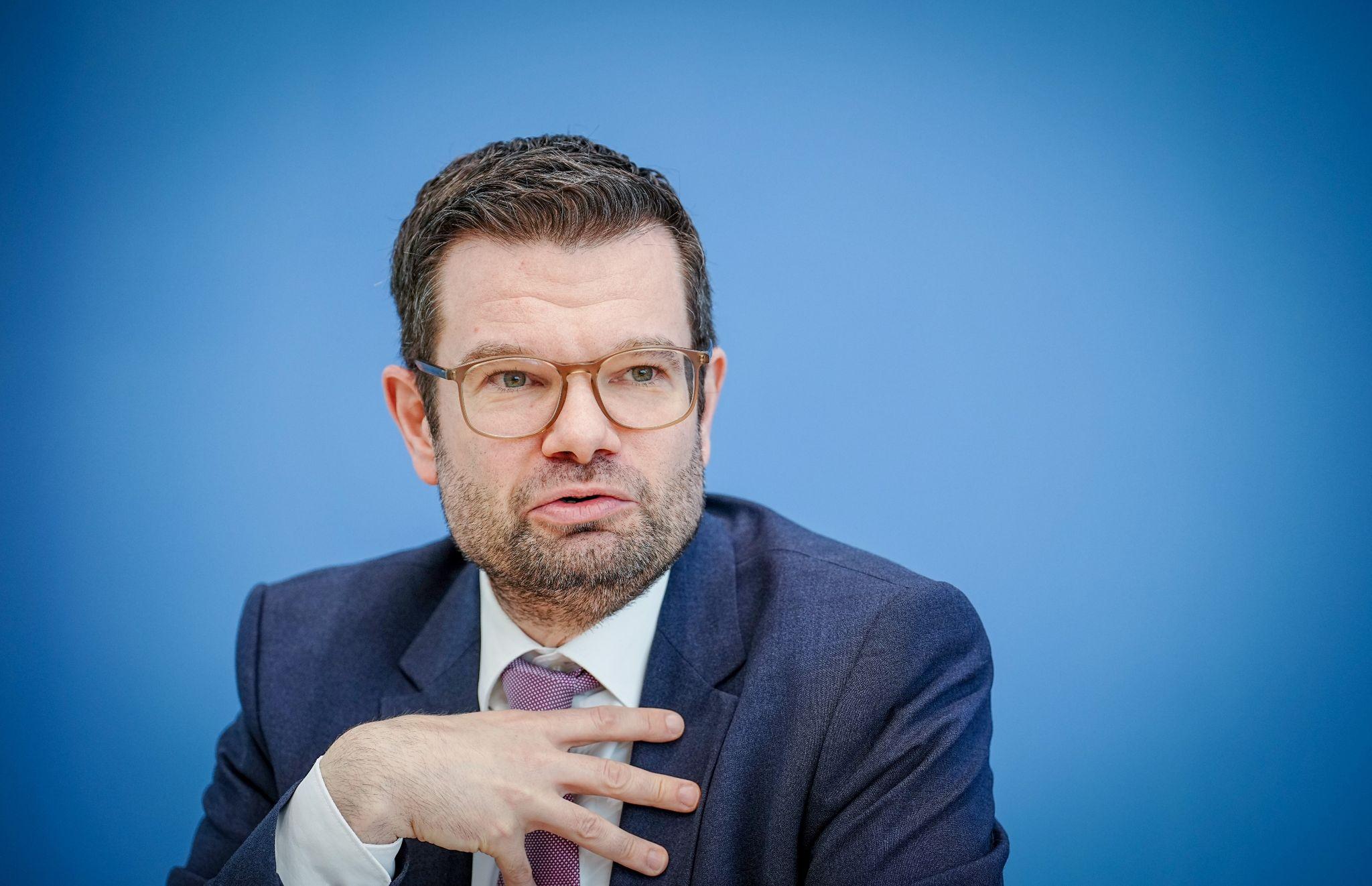 Bundesjustizminister findet Bundesjustizminister findet