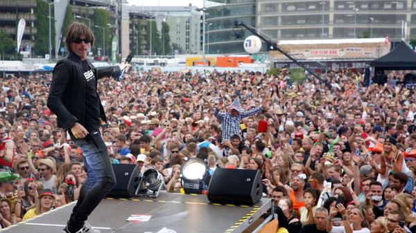 Düp Düp: Alles klärchen am Bärchen ? Alles klar im BH ? Alles Rodscha in Kambodscha ? Alles wunderbar ! Ich lass den BimmBamm baumeln Alles fit im Schritt ? das Höschen hängt am Döschen von Katharina Witt düp düp düp düp düp düp düp düp düp düp hey hey hey