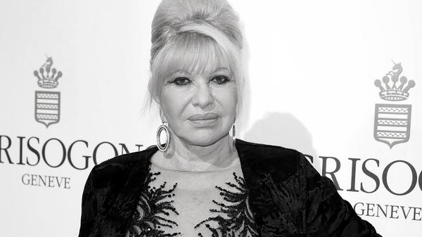 Die Ex-Frau des ehemaligen US-Präsidenten Donald Trump ist im Alter von 73 Jahren verstorben. "Unsere Mutter war eine unglaubliche Frau - eine Kraft in der Wirtschaft, eine Weltklasse-Sportlerin, eine strahlende Schönheit und eine fürsorgliche Mutter und Freundin", zitierte ABC das Statement der Familie von Ivana Trump. Sie hatte drei gemeinsame Kinder mit ihrem Ex-Mann.