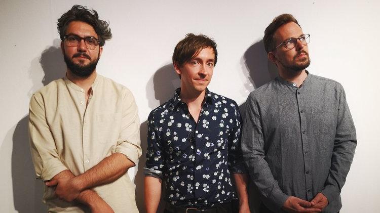 Die Band besteht aus Piano, Bass, Drums und diversen Live-Electronics. Beeinflusst von Künstlern wie E.S.T., Gogo Penguin und Nils Frahm, versteht sich die Musik von Grey Paris als eine Mischung aus meditativer Traumreise und treibenden, tanzbaren Grooves. Die Band besteht aus Piano, Bass, Drums und diversen Live-Electronics. Beeinflusst von Künstlern wie E.S.T., Gogo Penguin und Nils Frahm, versteht sich die Musik von Grey Paris als eine Mischung aus meditativer Traumreise und treibenden, tanzbaren Grooves.