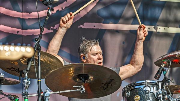 Ein virtuoses Schlagzeugsolo darf nicht fehlen.