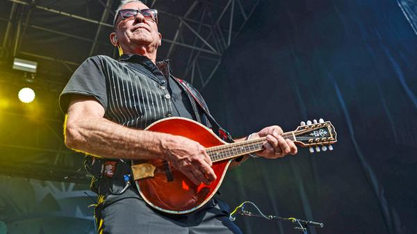 Und auch Saitenzaubereien sind im Angebot.