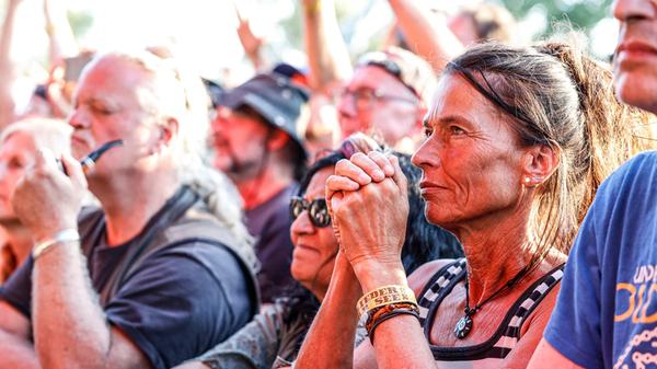 Rocklegenden wird mit höchster Konzentration gelauscht.