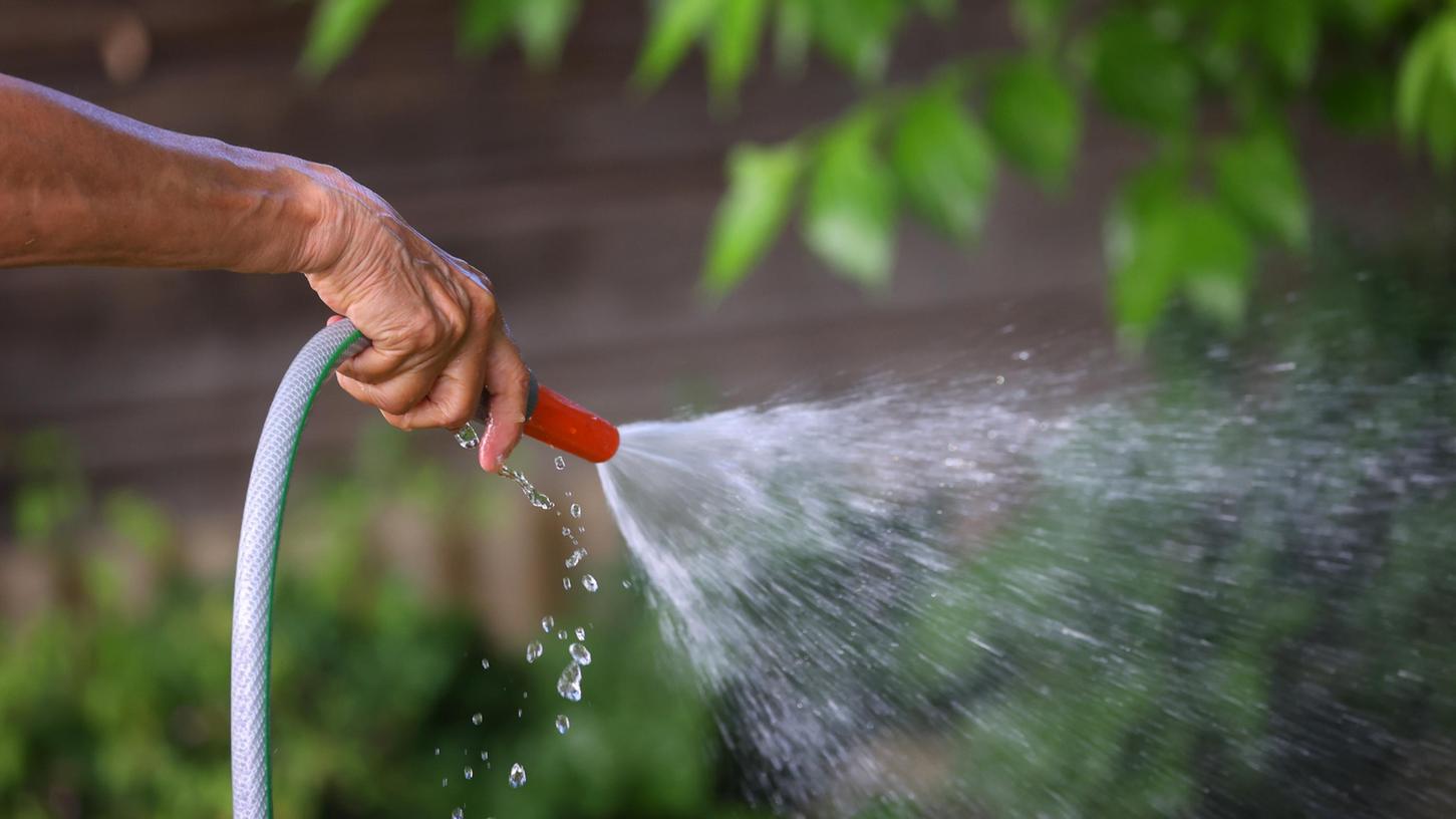 Wegen Hitze: England führt offiziell Gartenschlauch-Verbot ein