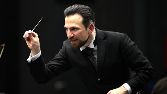 Nicht mal mehr Zeit zum Einkaufen: Interview mit Bayreuther "Ring"- Dirigent Cornelius Meister