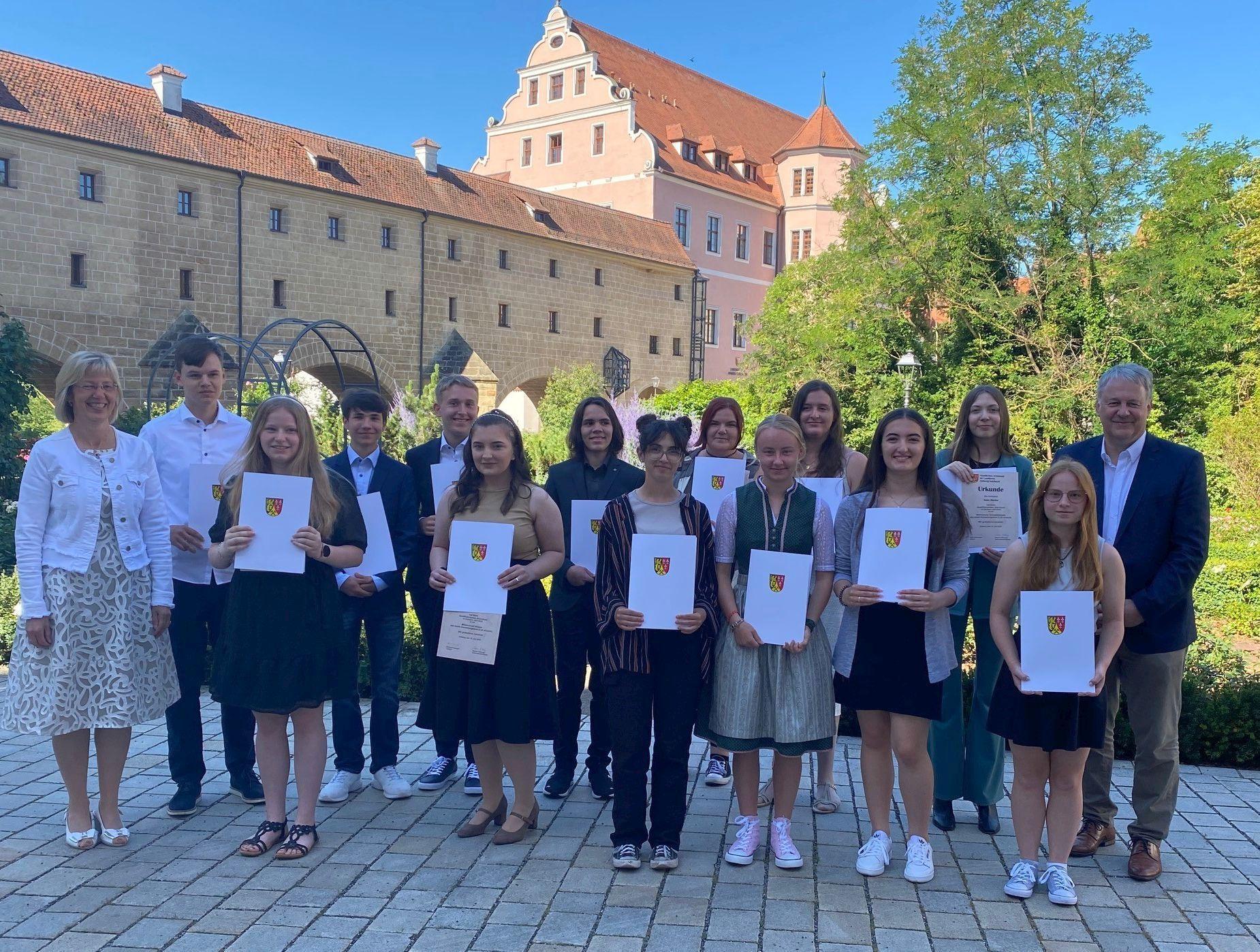 Die EinserSchüler im Landkreis AmbergSulzbach wurden belohnt Nordbayern