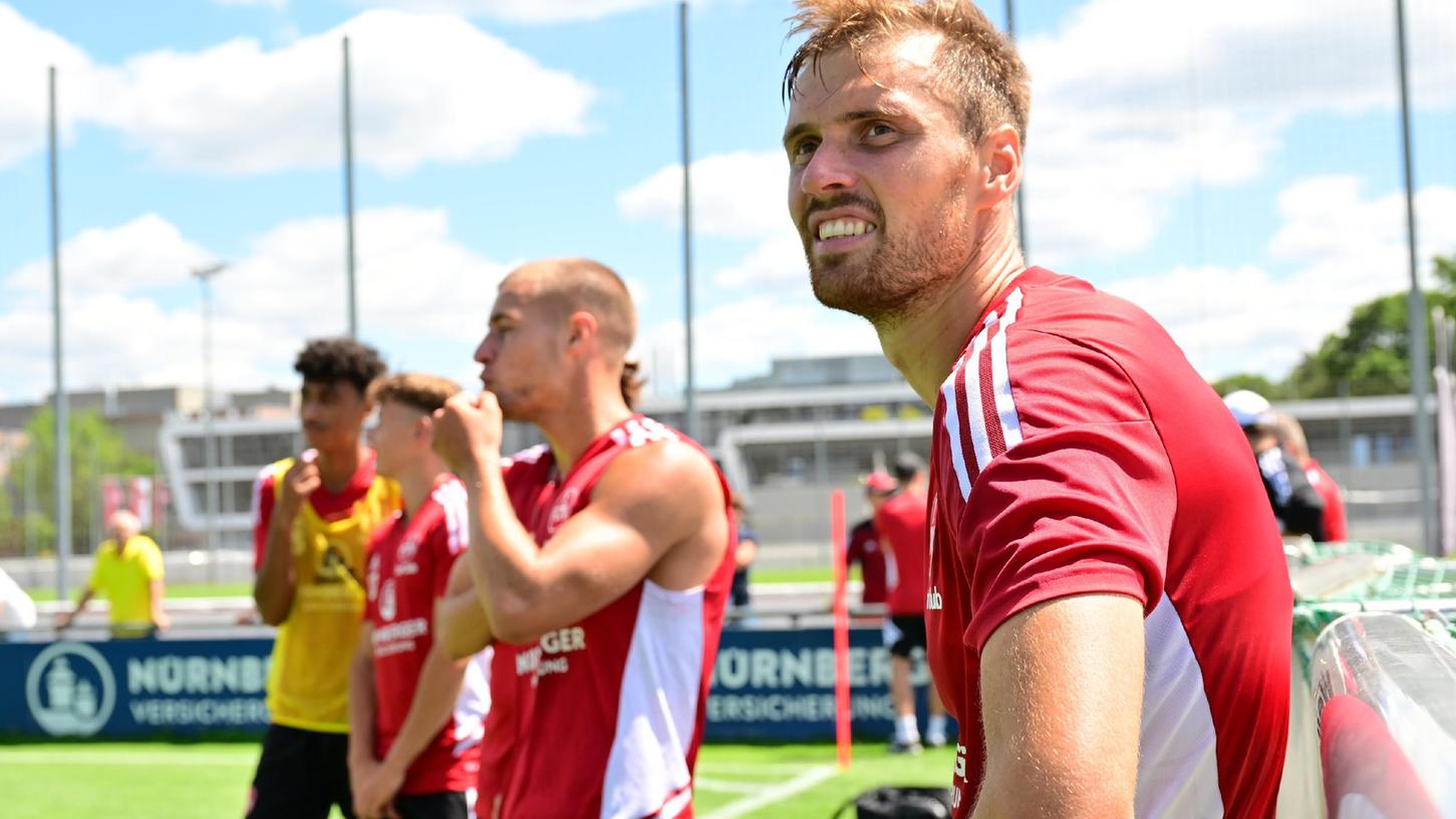 Ab sofort trainiert er in Prag: Asger Sörensen wechselt zu Sparta.
Ab sofort trainiert er in Prag: Asger Sörensen wechselt zu Sparta.