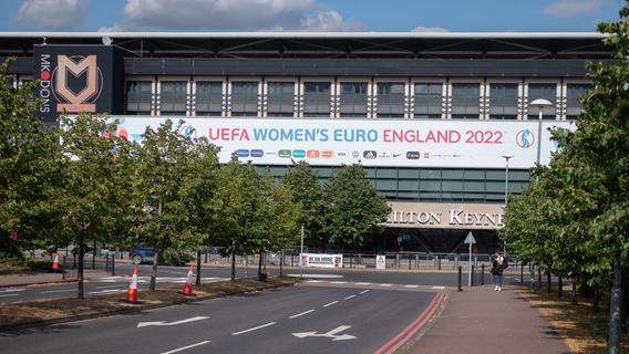 Sexismus, Rassismus, Homophobie: UEFA meldet Beleidigungen