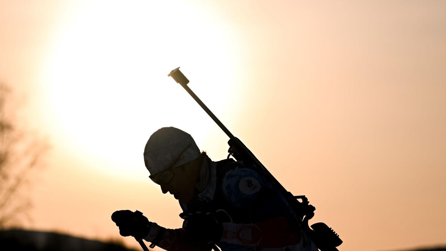 Unter russischen Sportlerinnen und Sportlern gibt es seit Jahren Diskussionen darüber, ob sie für andere Länder antreten, Unter russischen Sportlerinnen und Sportlern gibt es seit Jahren Diskussionen darüber, ob sie für andere Länder antreten,