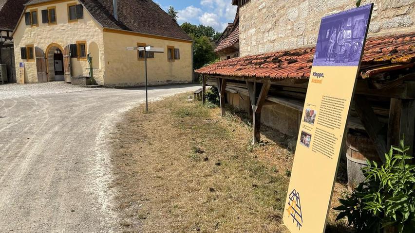 Zwei echte Hingucker-Themen bieten die Dreharbeiten im Freilandmuseum, die für zahlreiche Filme gemacht wurden, ebenso wie das historische Brauhaus (links im Bild).