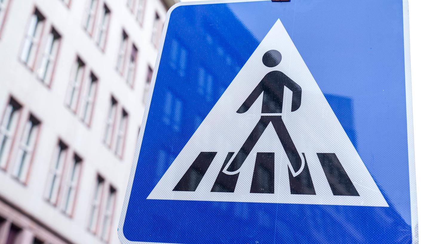Nachdem sich der Randalierer beruhigt hatte, wurde er von einem Bekannten abgeholt. Nachdem sich der Randalierer beruhigt hatte, wurde er von einem Bekannten abgeholt.