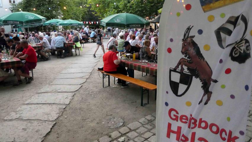 War nach zweijähriger Zwangspause ein Besuchermagnet für Weinfreunde aus der Region: Das idyllische „Schoppeneckla“ auf dem Peter-Kolb-Platz.