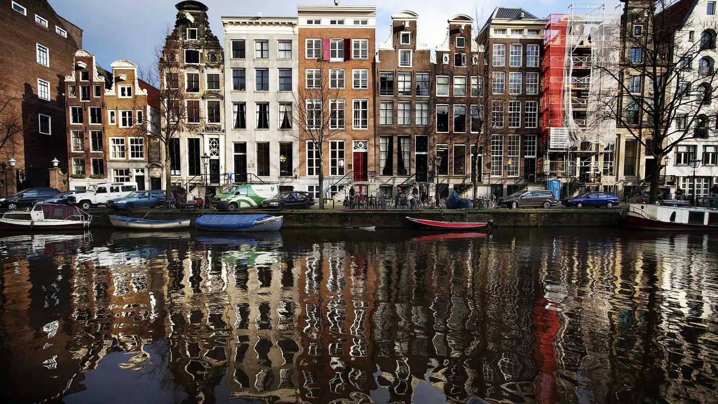 Wer noch keine Wohnung hat, sollte besser gleich Zuhause bleiben. In Amsterdam ist die Wohnungsnot so groß, dass die Universität bereits ihren Studierenden dazu rät.