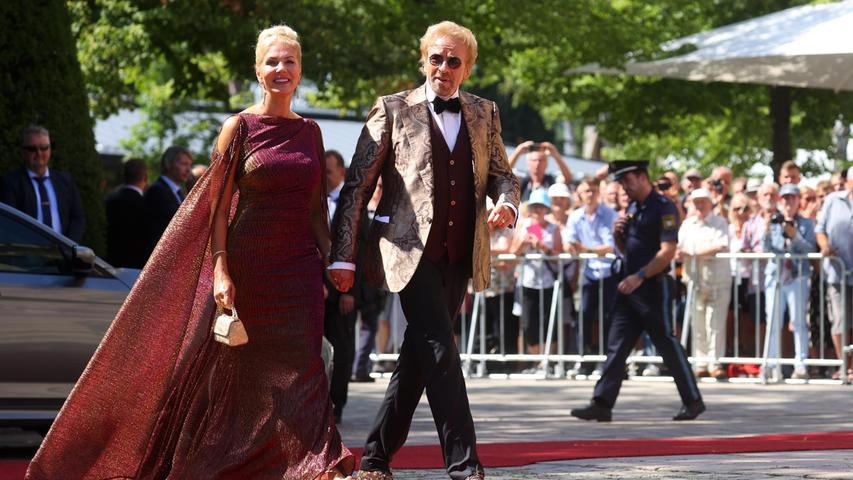 Promi-Schaulaufen bei den Bayreuther Festspielen: Merkel, Gottschalk und Söder entern roten Teppich