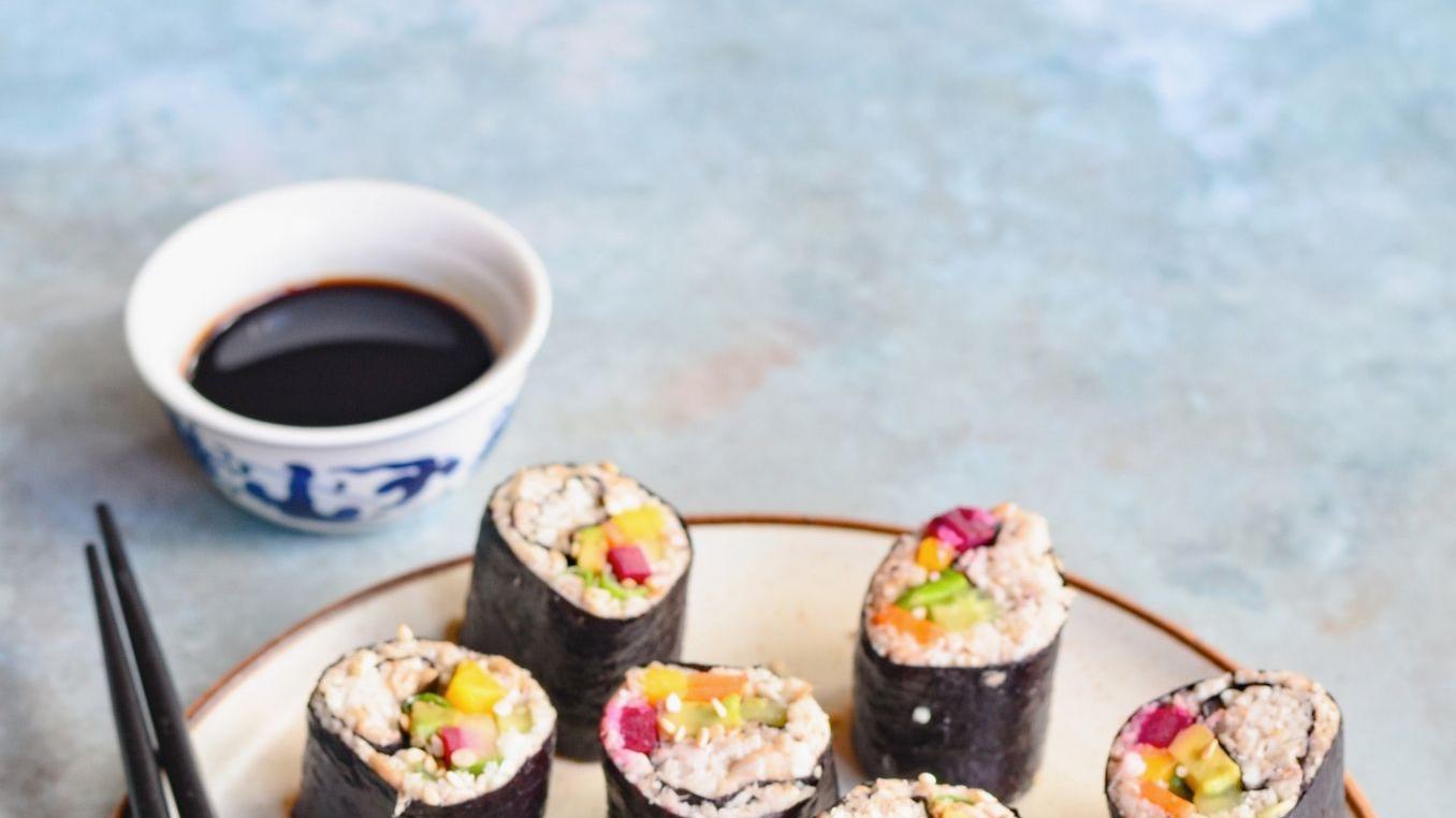 Rezept für Rohkost-Sushi mit Blumenkohl-