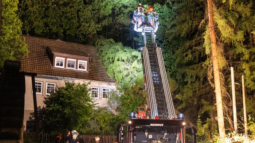 Zahlreiche Feuerwehreinsätze nach schwerem Unwetter im Landkreis Bayreuth