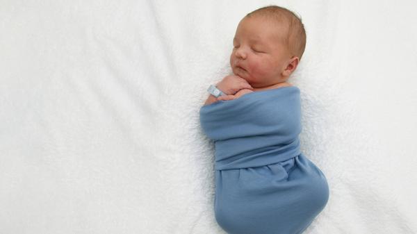 Am 21. Juli kam der kleine Filip mit 4360 Gramm und 55 Zentimetern zu uns. Das Licht der Welt erblickte er in der Klinik Hallerwiese.