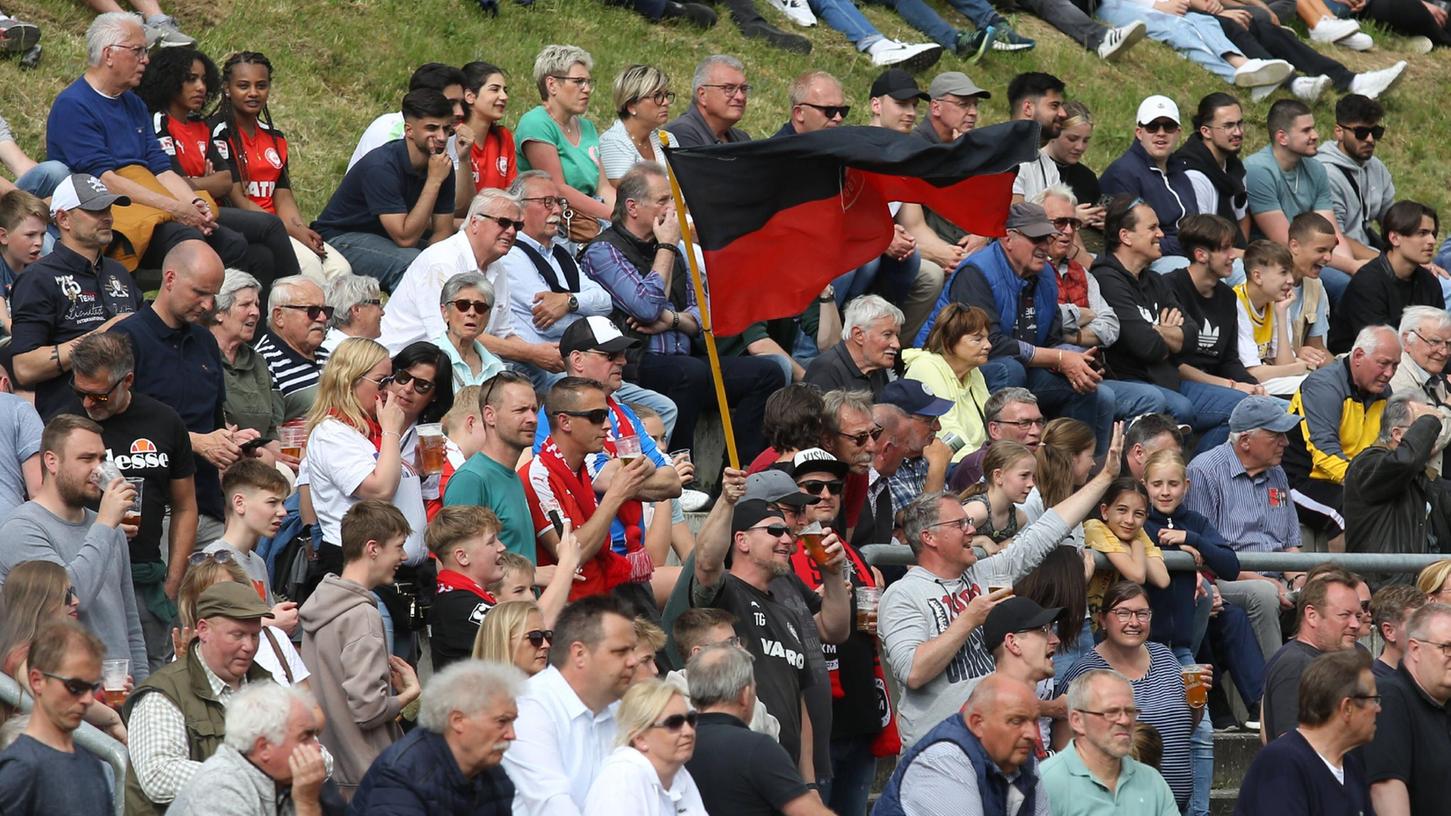 Verwöhnte Fans: Der 1. FC Kaan-Marienborn hat in diesem Jahr noch kein Pflichtspiel verloren.
Verwöhnte Fans: Der 1. FC Kaan-Marienborn hat in diesem Jahr noch kein Pflichtspiel verloren.