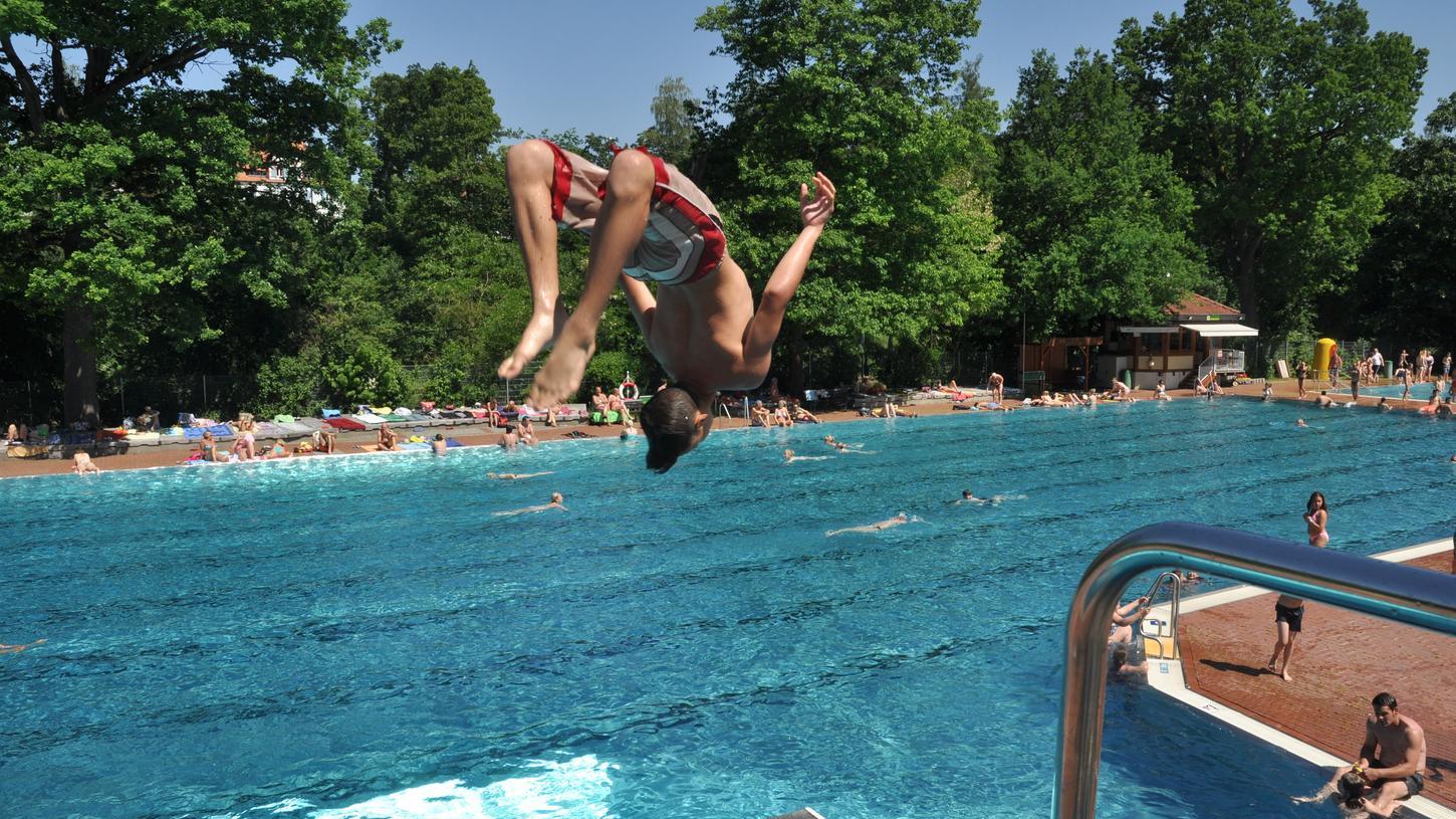 Nach Affenpocken-Fall: Laufer Freibad schränkt Öffnungszeiten ein