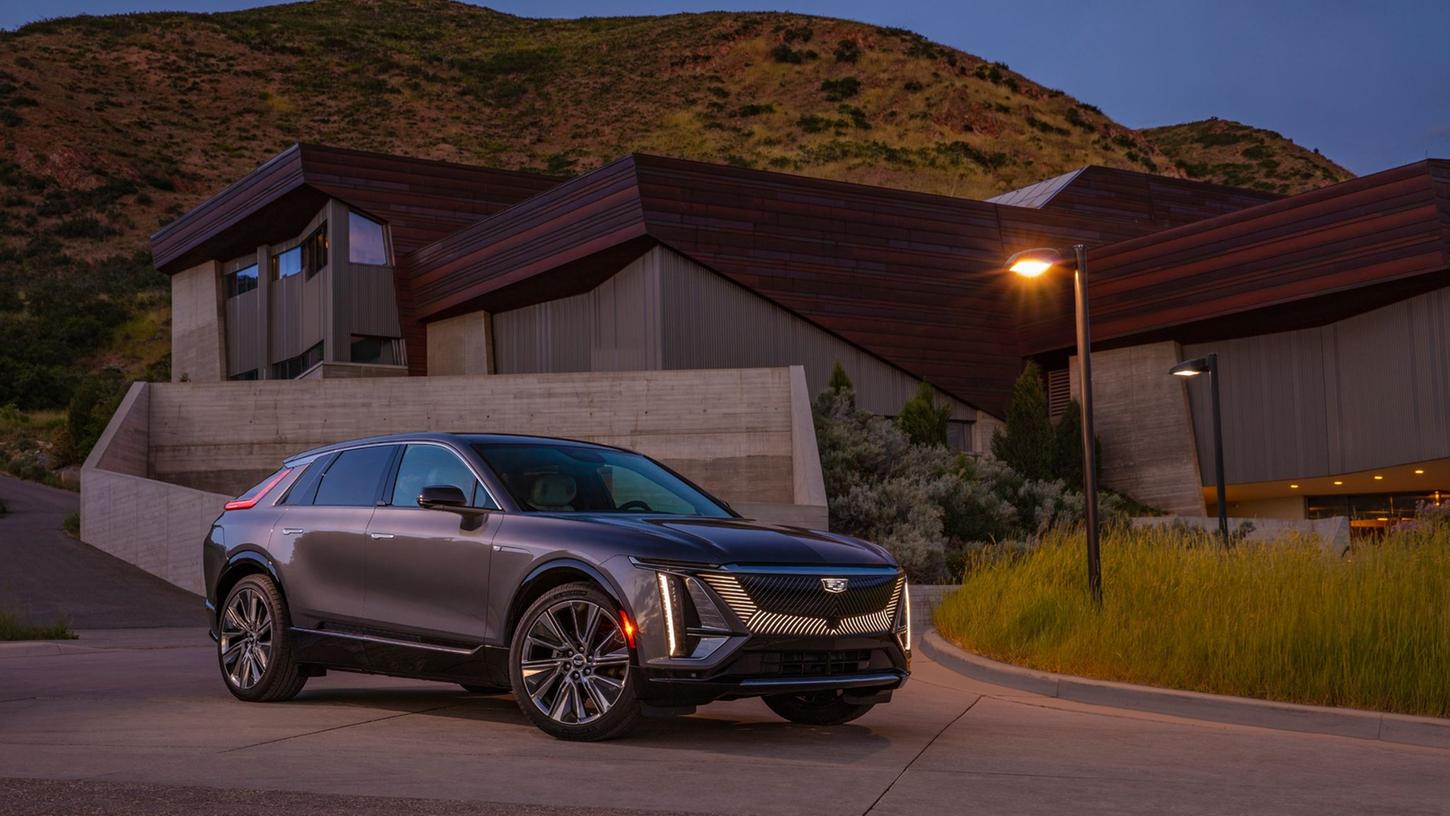 Zum Themendienst-Bericht vom 27. Juli 2022: Neues E-Auto für Europa? Cadillac könnte den Lyriq künftig auch diesseits des Atlantiks auf die Straßen rollen lassen. Zum Themendienst-Bericht vom 27. Juli 2022: Neues E-Auto für Europa? Cadillac könnte den Lyriq künftig auch diesseits des Atlantiks auf die Straßen rollen lassen.