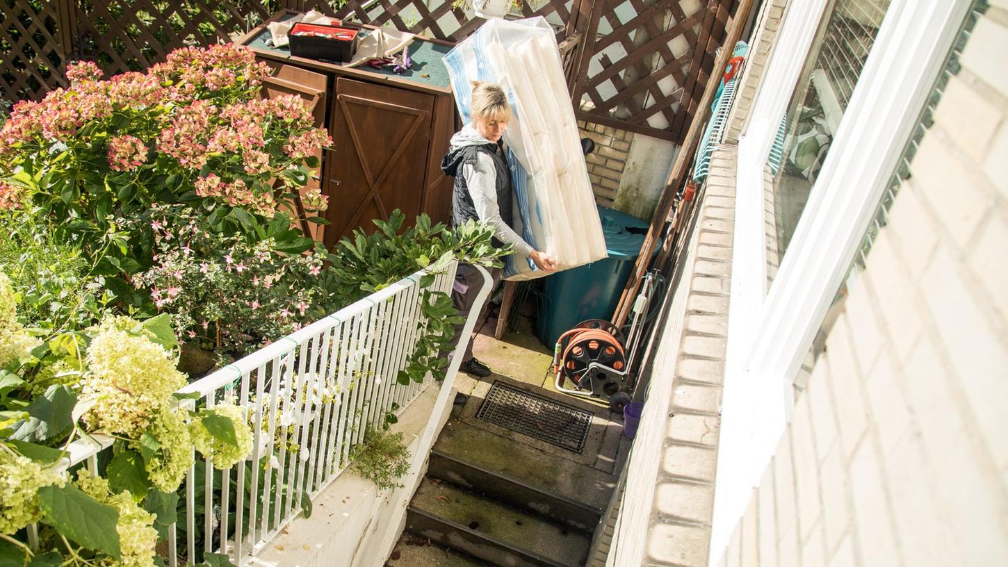 Vorsicht Diebe: Vor der Abreise sollten Urlauber Möbel und wertvolle Gegenstände besser in den Keller räumen oder im Haus einschließen. Vorsicht Diebe: Vor der Abreise sollten Urlauber Möbel und wertvolle Gegenstände besser in den Keller räumen oder im Haus einschließen.