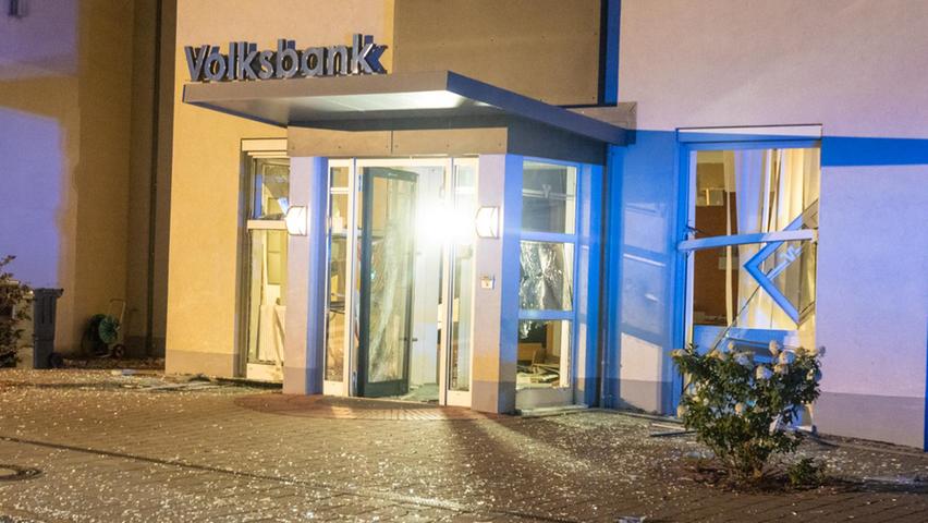 Geldautomat in Forchheim gesprengt - Täter noch auf freiem Fuß