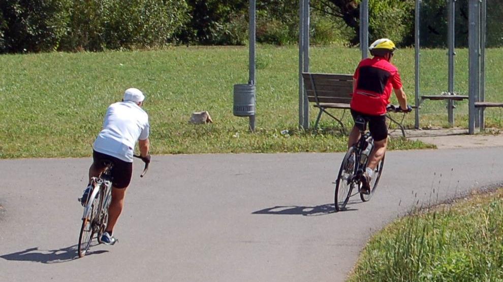 Erneut als "Fahrradfreundlicher Landkreis in Bayern" zertifiziert, punktete der Landkreis Neustadt/Aisch-Bad Windsheim auch beim ersten "Stadtradeln".
Erneut als "Fahrradfreundlicher Landkreis in Bayern" zertifiziert, punktete der Landkreis Neustadt/Aisch-Bad Windsheim auch beim ersten "Stadtradeln".