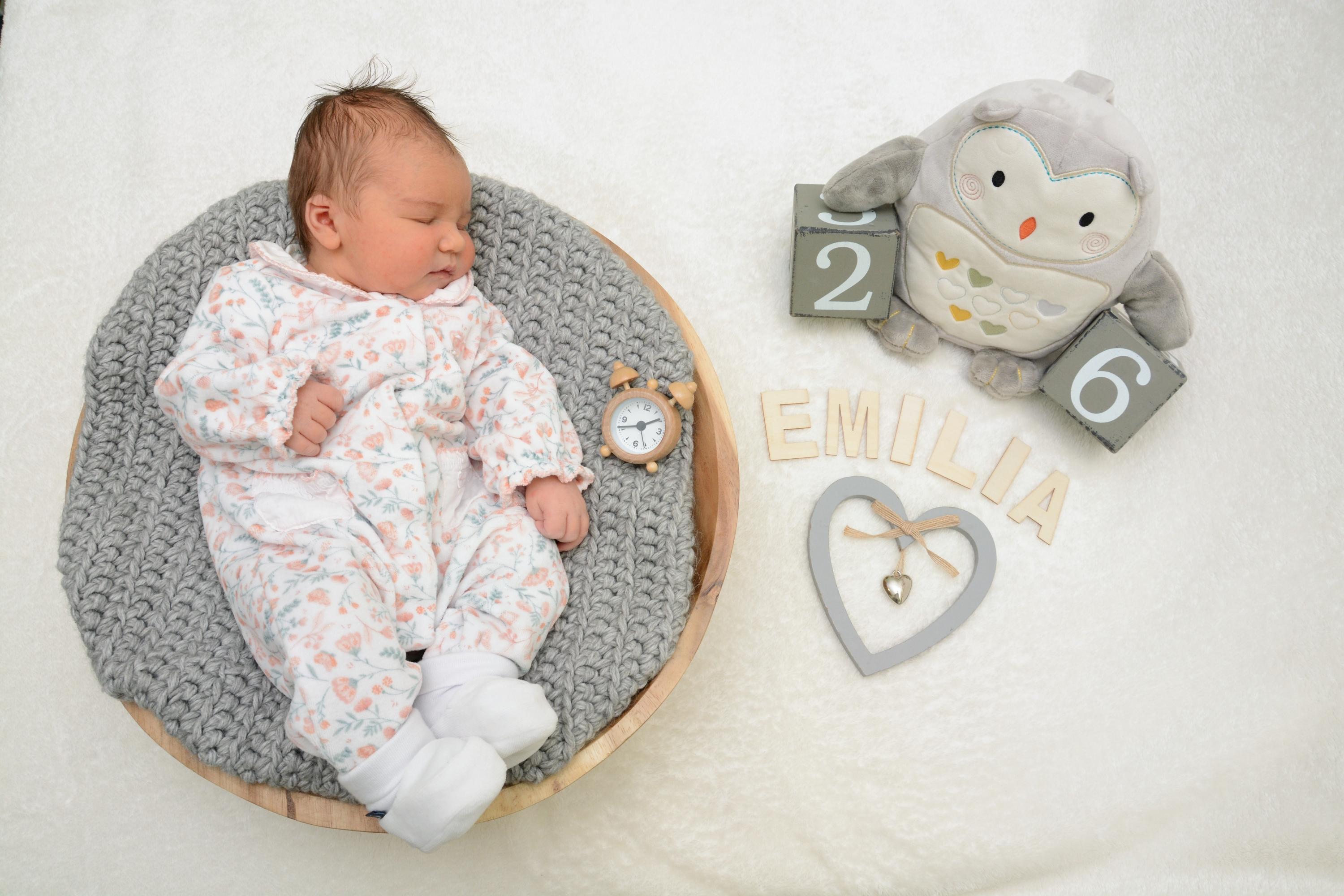 Die süße Emilia kam am 26. Juli im Klinikum Hallerwiese zur Welt. Mit 55 Zentimetern bringt die Kleine 3660 Gramm auf die Waage.