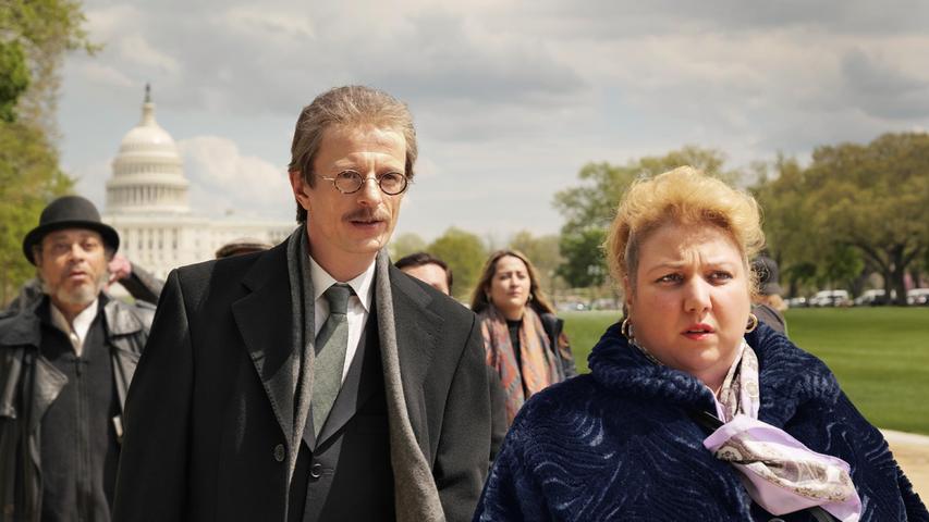 Erfolg hatte "Rabiye Kurnaz gegen George W. Bush" schon im Kino. Beim SommerNachtFilmFestival ist das Drama in der Desi, auf der Bühne im Fürther Stadtpark und im Innenhof des ADG in Schwabach nochmal zu sehen. Erfolg hatte "Rabiye Kurnaz gegen George W. Bush" schon im Kino. Beim SommerNachtFilmFestival ist das Drama in der Desi, auf der Bühne im Fürther Stadtpark und im Innenhof des ADG in Schwabach nochmal zu sehen.