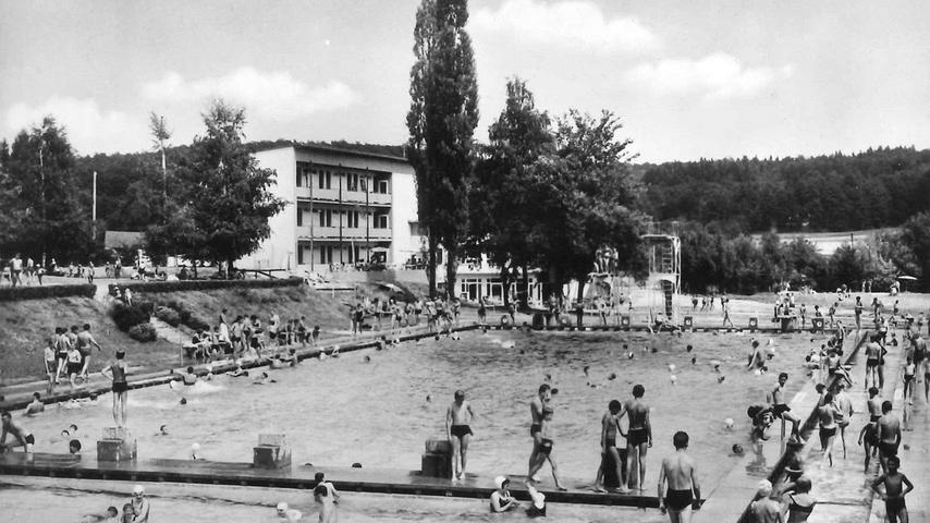 So präsentierte sich das Stadtbad Gunzenhausen Anfang der 1960er Jahre.
