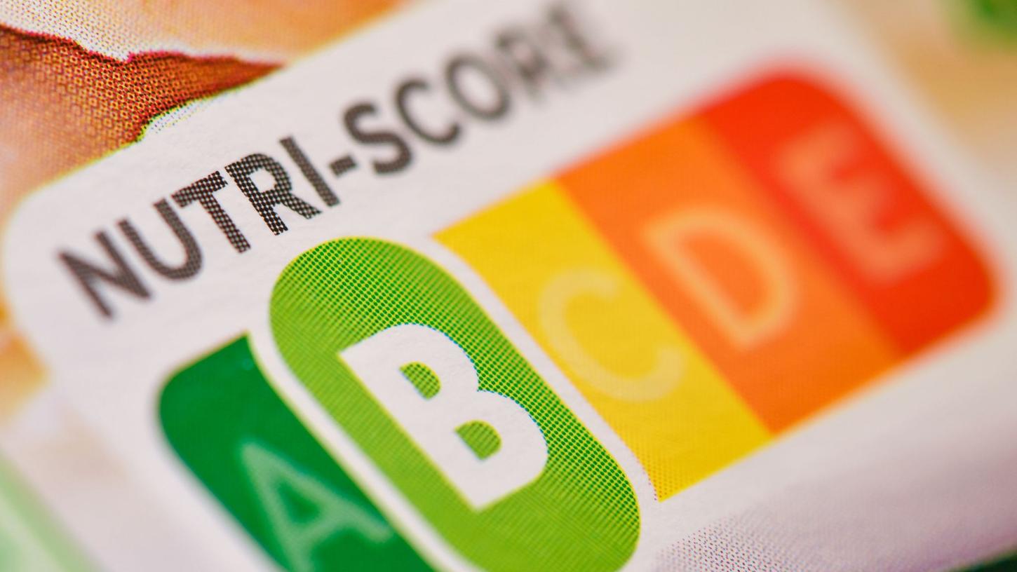 Die Berechnung des Nutri-Score wird an aktuelle Ernährungsempfehlungen angepasst. Er soll Menschen zum Kauf gesünderer Produkte animieren.
Die Berechnung des Nutri-Score wird an aktuelle Ernährungsempfehlungen angepasst. Er soll Menschen zum Kauf gesünderer Produkte animieren.