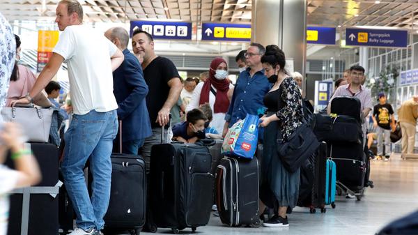 Die Reisexperten von "Holidu" haben statistische Zahlen ausgewertet und sie anschließend der Einwohnendenanzahl gegenübergestellt. Dadurch haben sie ein Ranking festlegen können, in welchen Städten verhältnismäßig am meisten Reisende sind. Hier kommt das Ranking: