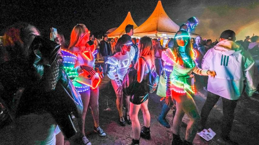 Bunte Bühnen, heiße Stimmung: Open Beatz feiert wilde Elektro-Party in Franken