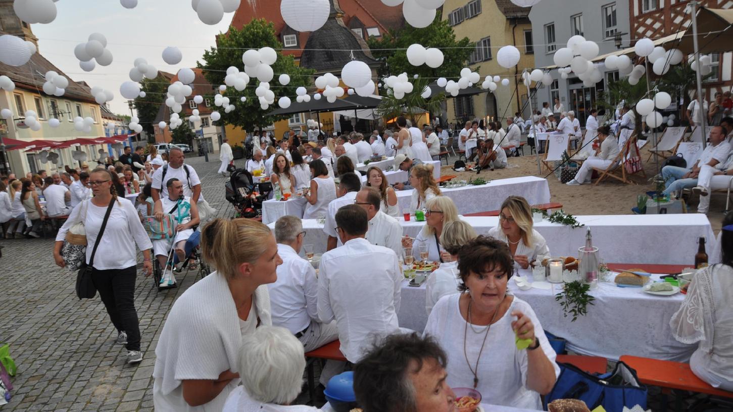 Die Weiße Nacht in Höchstadt lockte Gäste aus dem gesamten Aischgrund an.
Die Weiße Nacht in Höchstadt lockte Gäste aus dem gesamten Aischgrund an.