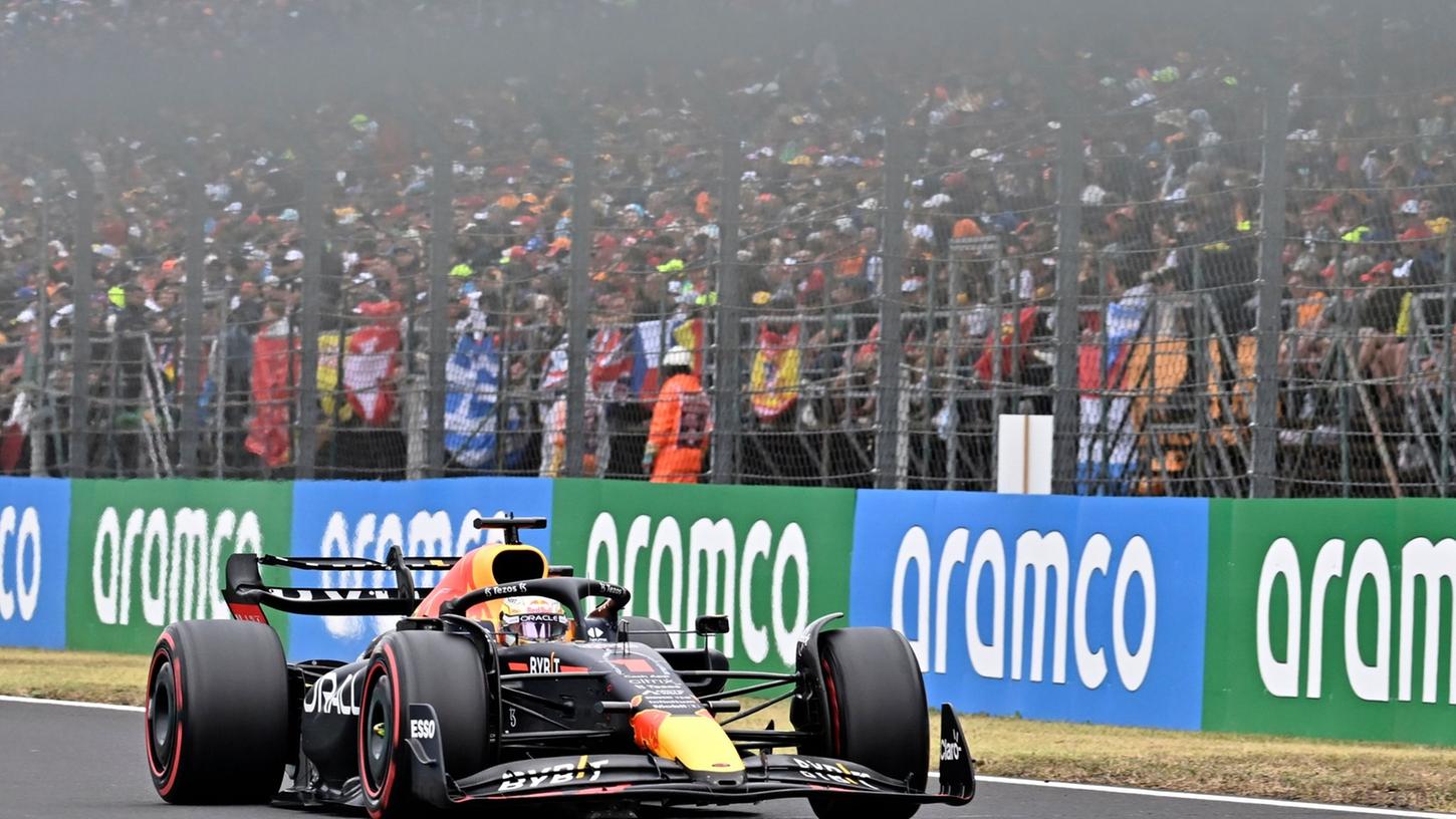 Max Verstappen fuhr in Ungarn von Platz zehn zum Sieg. Max Verstappen fuhr in Ungarn von Platz zehn zum Sieg.