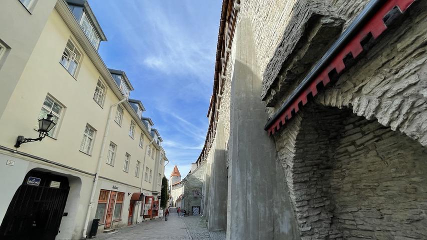 Ein Spaziergang entlang der Stadtmauer ist ein Muss für jeden Besucher. Den zu dieser Bildergalerie gehörenden Text über unsere Tallinn-Reise finden Sie unter nn.de/leben/reisen.