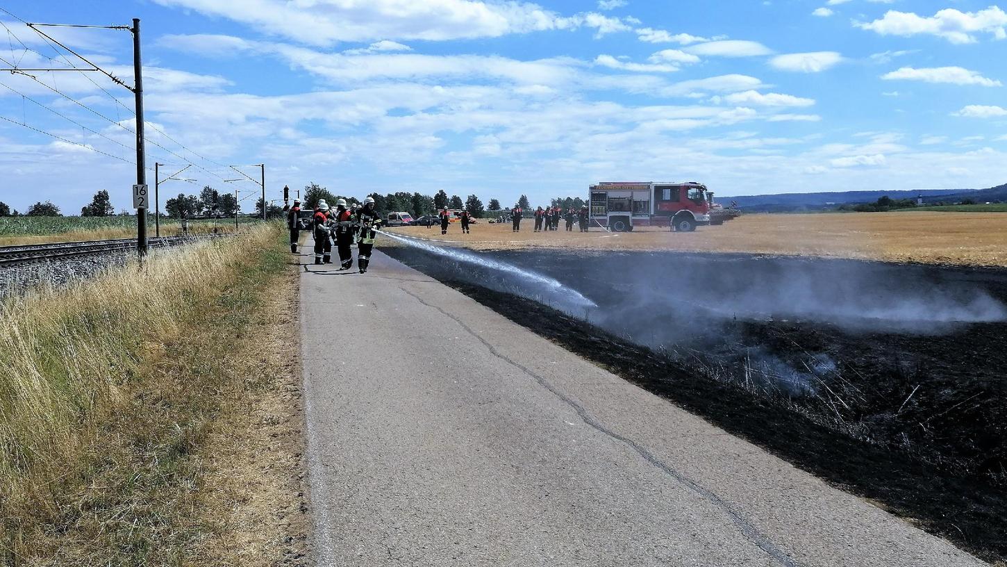 Die Einsatzkräfte konnten das Feuer glücklicherweise schnell löschen.