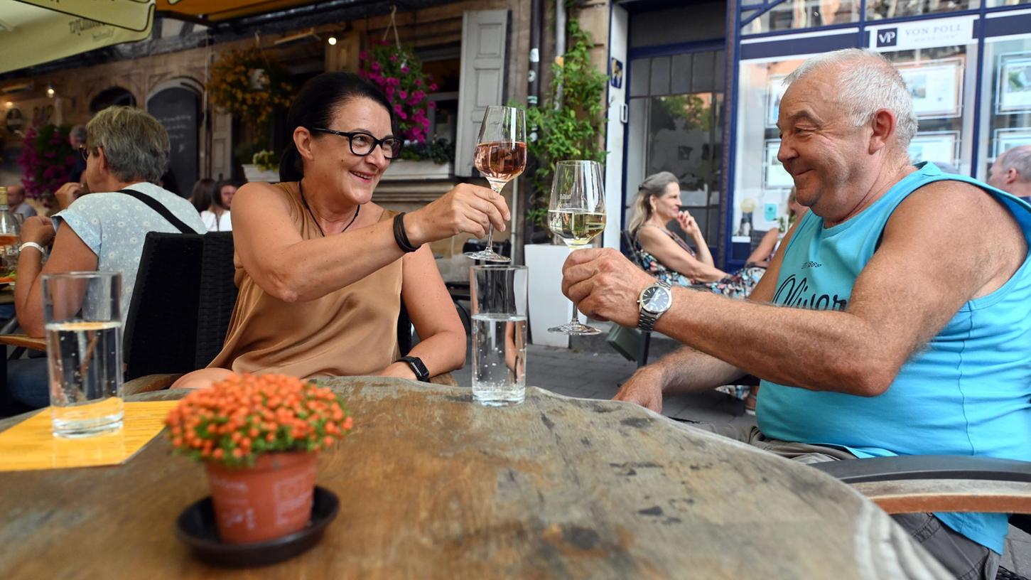 Acht Jahre lang wurde auf ein Weinfest in der Gustavstraße verzichtet. Nun wurde es erstmals wieder gefeiert, von Donnerstag bis Sonntag.
