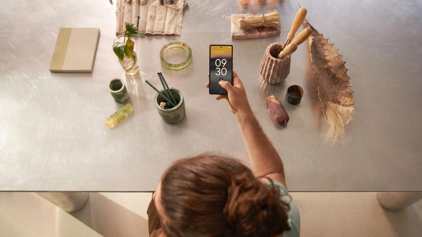 Technik aus der Spitzenklasse, etwas freundlicherer Preis. Das Google Pixel 6a ist für knapp 460 Euro im Handel zu haben. Technik aus der Spitzenklasse, etwas freundlicherer Preis. Das Google Pixel 6a ist für knapp 460 Euro im Handel zu haben.