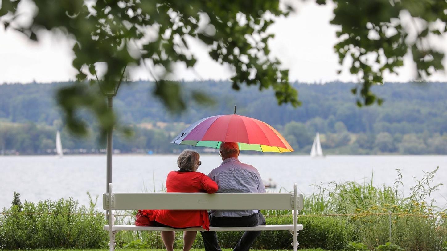 Passt zusammen, wie wir unsere Freizeit gestalten wollen? Diese Frage wird im Alter umso wichtiger, wenn man sich auf eine neue Beziehung einlässt. Passt zusammen, wie wir unsere Freizeit gestalten wollen? Diese Frage wird im Alter umso wichtiger, wenn man sich auf eine neue Beziehung einlässt.