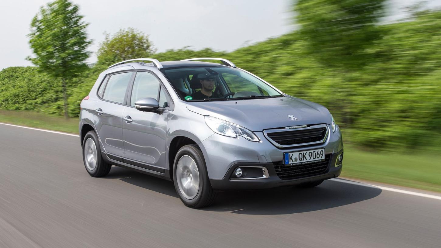 Kleiner Wagen mit rustikaler Optik: Autos wie das kleine SUV 2008 von Peugeot werden zuweilen auch Crossover genannt. Kleiner Wagen mit rustikaler Optik: Autos wie das kleine SUV 2008 von Peugeot werden zuweilen auch Crossover genannt.