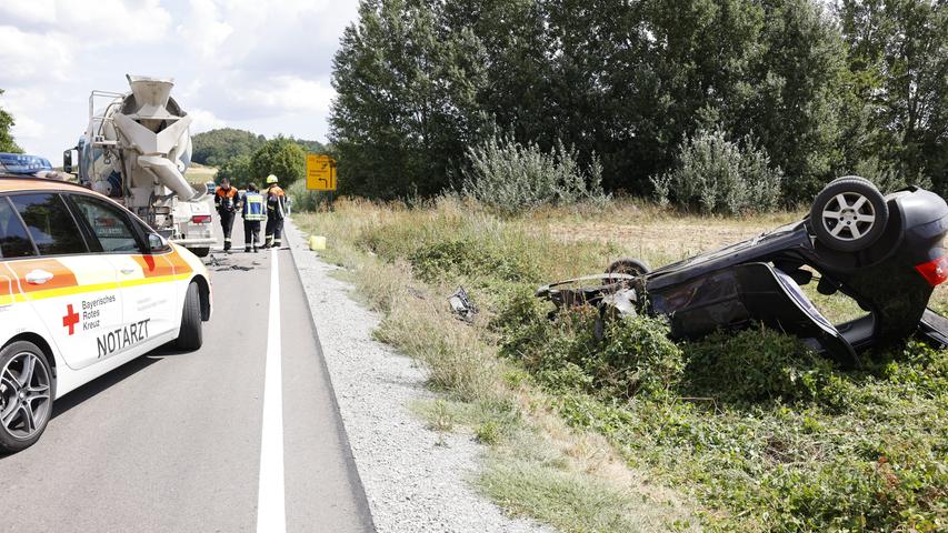 Der Sachschaden an den beiden Fahrzeugen wird von der Polizei auf 30.000 Euro geschätzt. 
