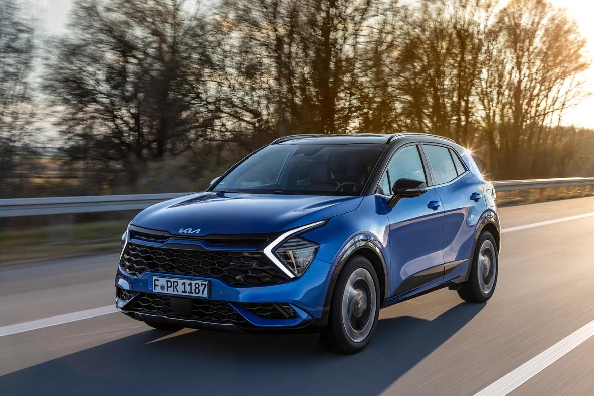 Der optionale Allradantrieb (2000 Euro) bietet eine "Lock"-Funktion und spezielle Einstellungen für Schnee, Matsch und Sand.