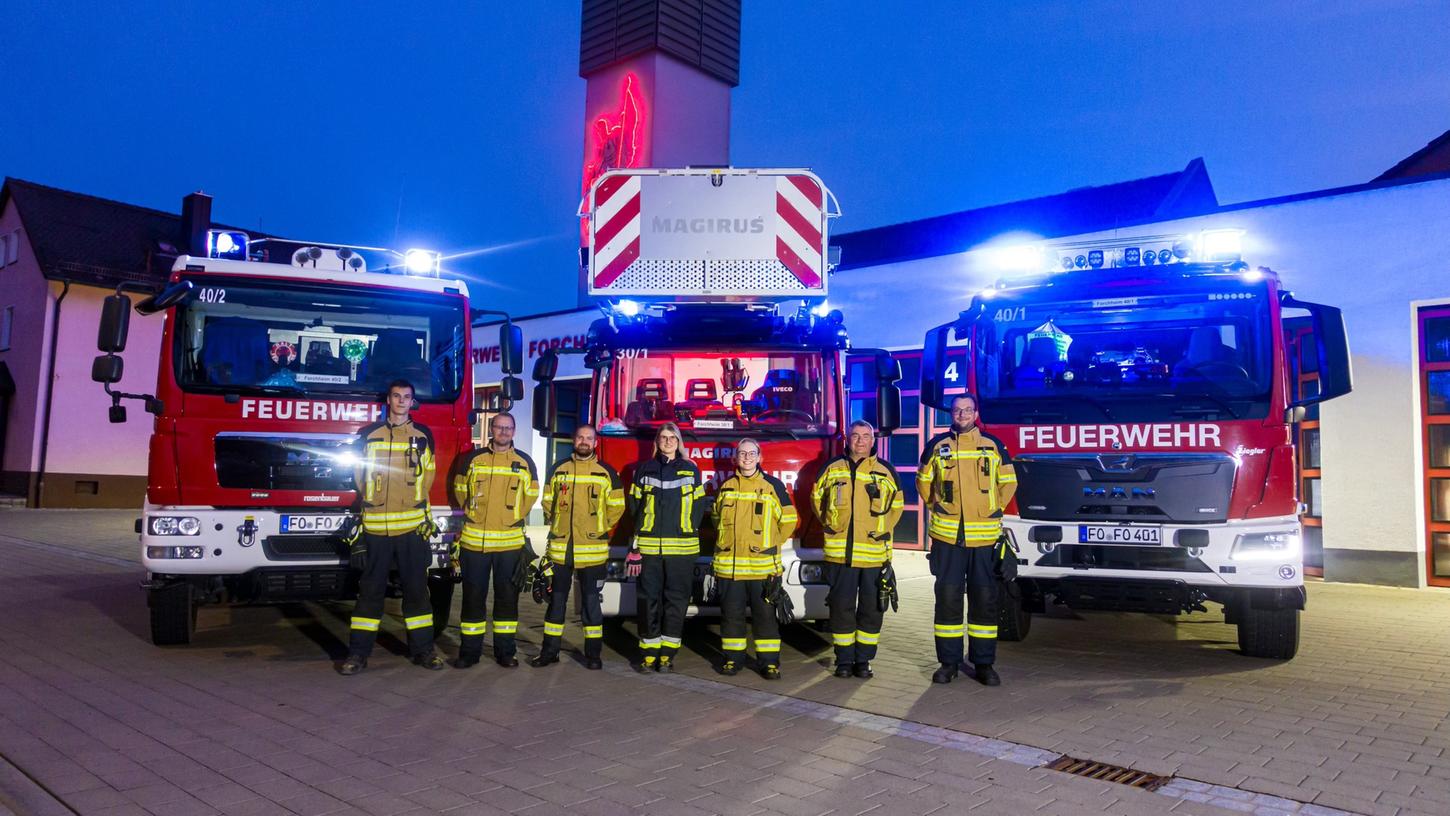 Die Sicherheitswache im Feuerwehrgerätehaus mit dem Löschzug.