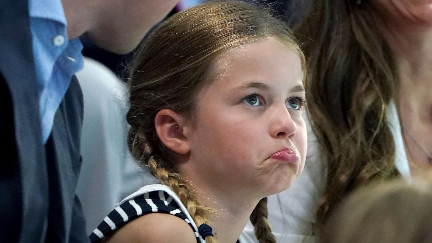 Die britische Prinzessin Charlotte als Zuschauerin bei den Commonwealth Games 2022. Die britische Prinzessin Charlotte als Zuschauerin bei den Commonwealth Games 2022.