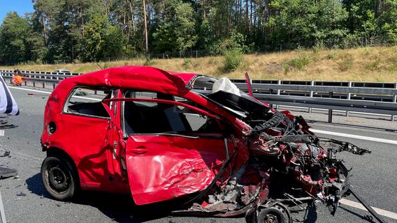 Tödlicher Unfall auf der A9: Geisterfahrerin stößt frontal mit Audi zusammen